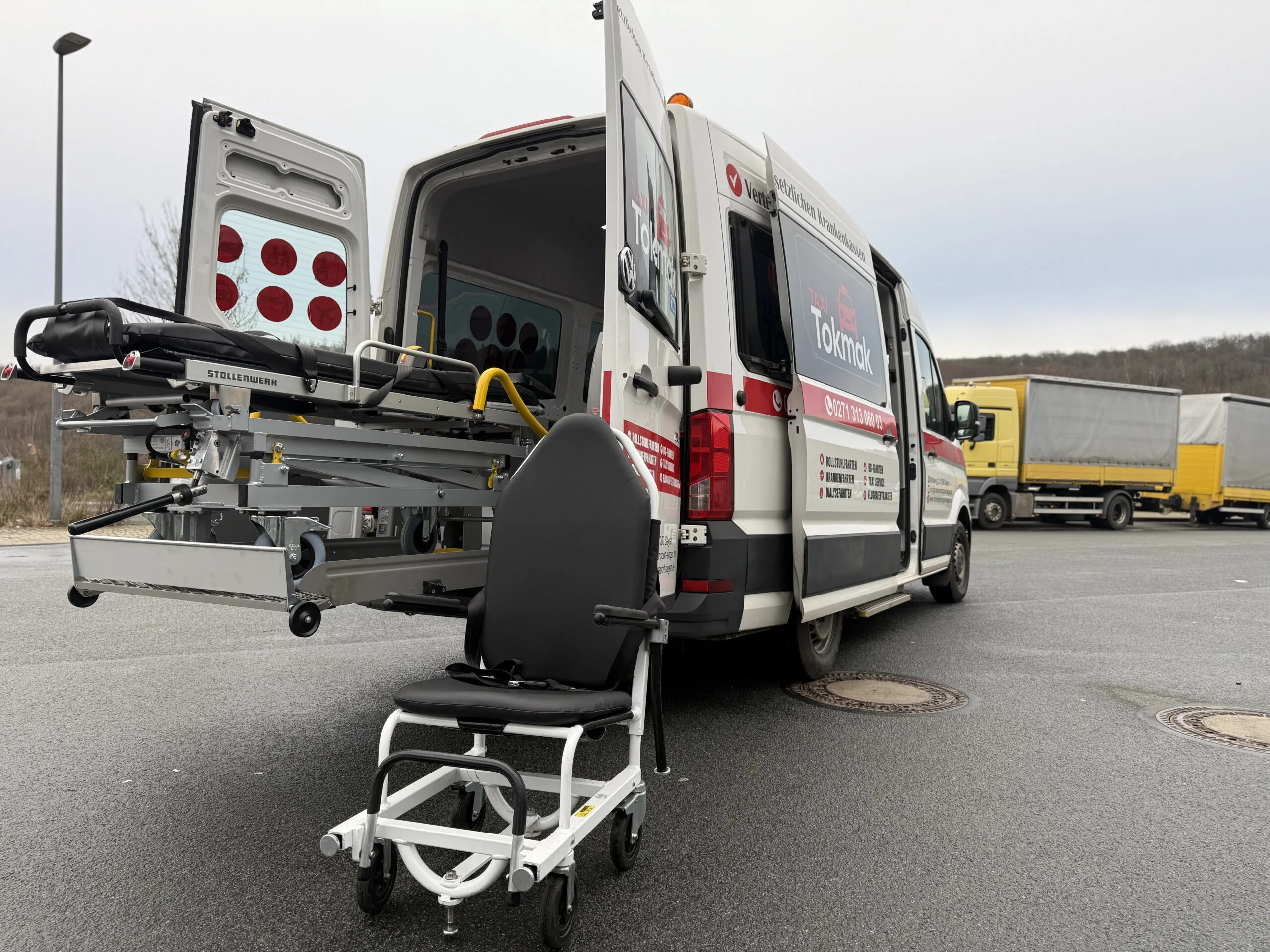Taxi Tokmak Liegendtransport-Fahrzeug mit Trage